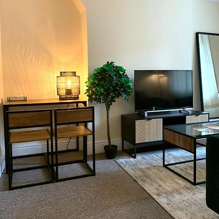 Entire Apartment Tonbridge Centre Екстер'єр фото