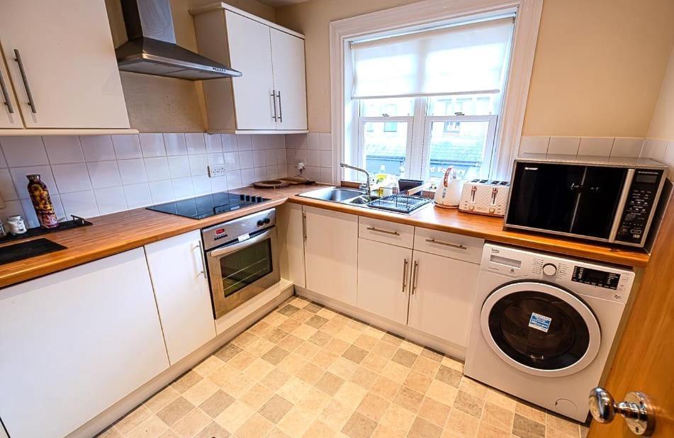 Entire Apartment Tonbridge Centre Екстер'єр фото